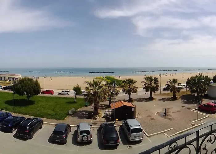 Trilocale Vista Mare Panoramica Frontale Laterale Lägenhet