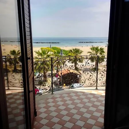 Apartamento Trilocale Vista Mare Panoramica Frontale Laterale Roseto Degli Abruzzi