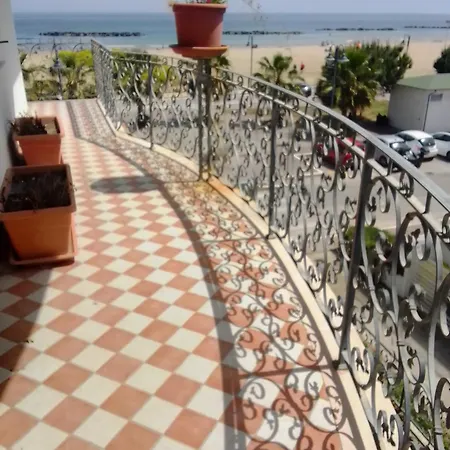 Trilocale Vista Mare Panoramica Frontale Laterale